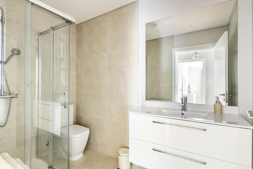 Luxury Poolside View Apartment Фуншал Екстериор снимка