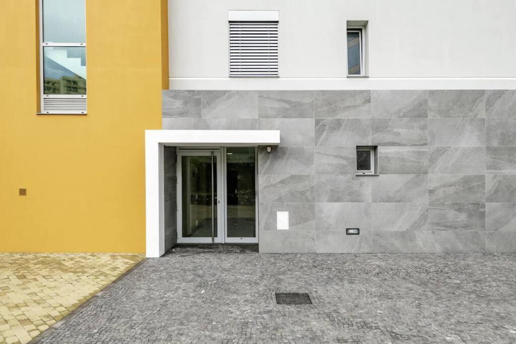 Luxury Poolside View Apartment Фуншал Екстериор снимка